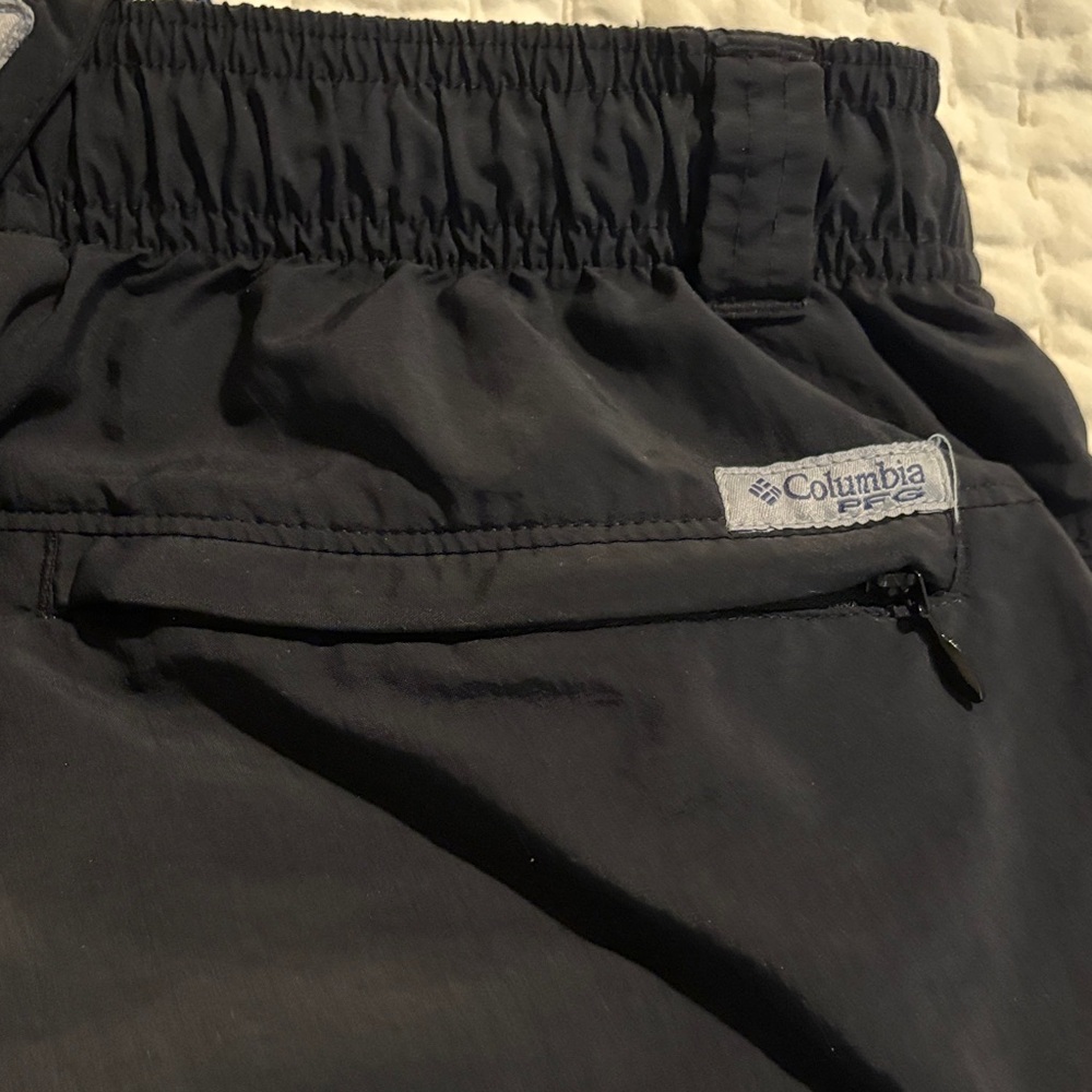 Columbia Women's Black Athletic Shorts - Picture 8 of 8